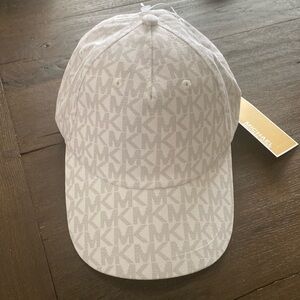 MICHAEL KORS SIGNATURE LOGO BASEBALL CAP NWT